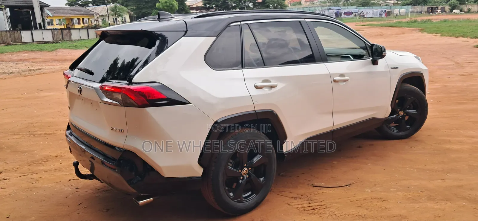 Toyota RAV4 XLE Premium FWD 2020 White