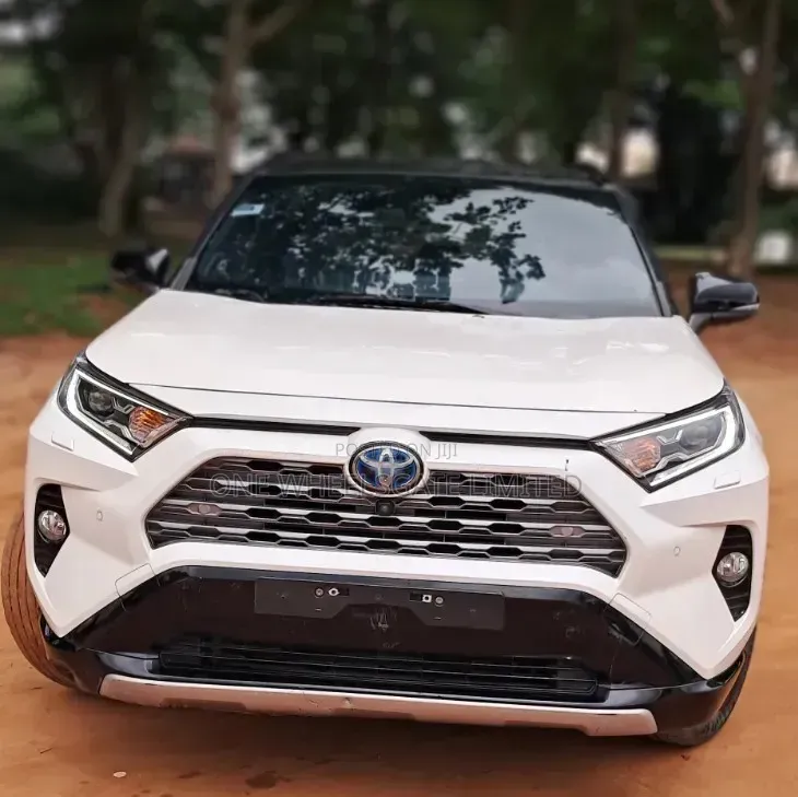 Toyota RAV4 XLE Premium FWD 2020 White
