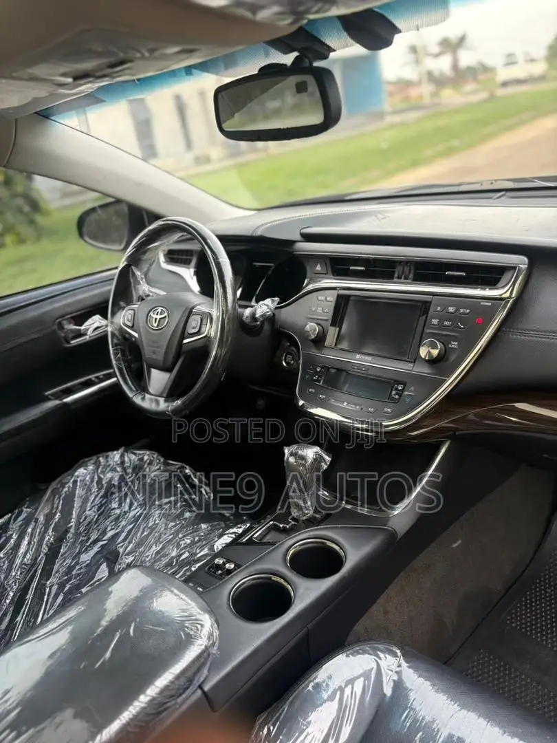 Toyota Avalon Limited Sedan FWD (3.5L 6cyl 6A) 2013 Black