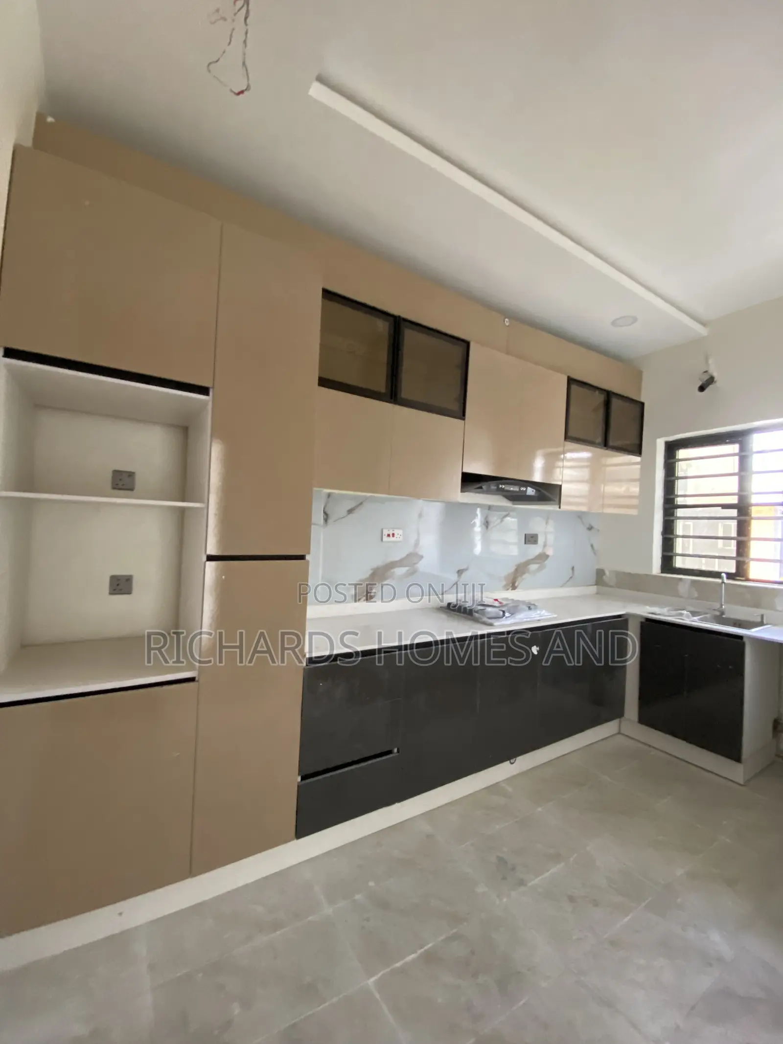 2bdrm Duplex in Canaan Estate for rent