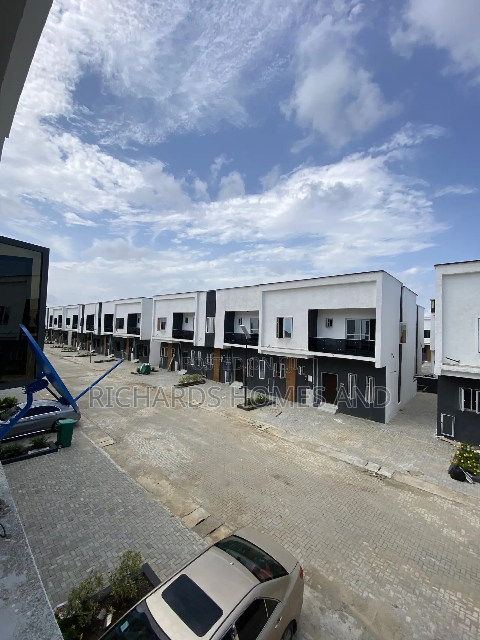 2bdrm Duplex in Canaan Estate for rent
