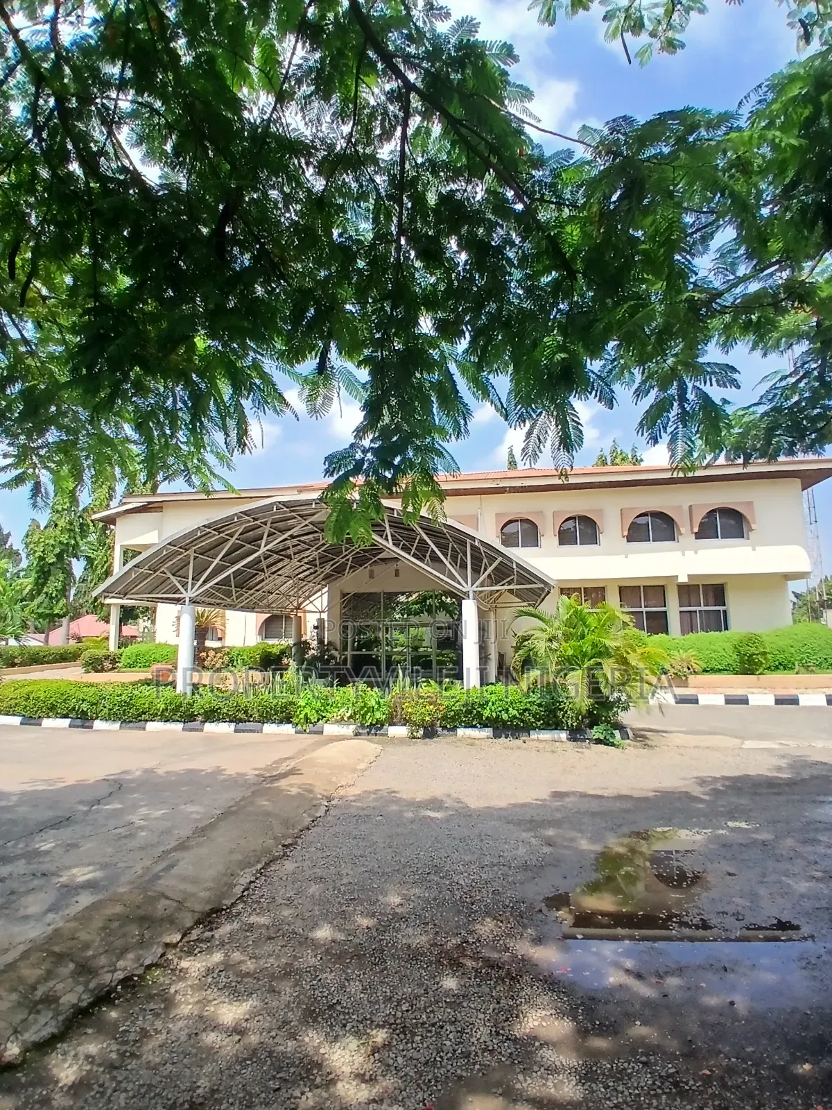 Detached Duplex for Rent