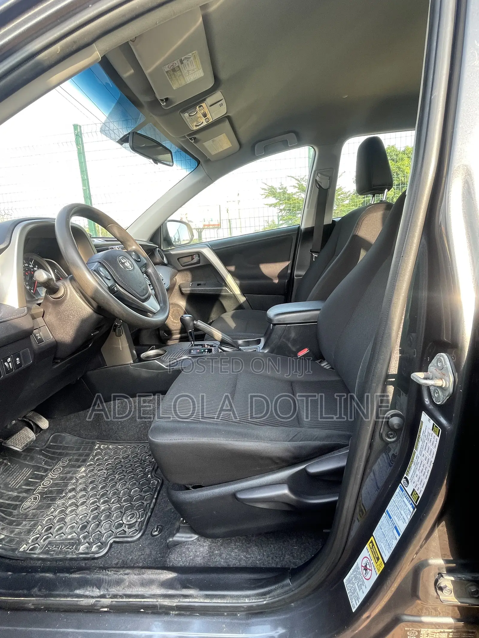 Toyota RAV4 LE 4dr SUV AWD (2.5L 4cyl 6A) 2015 Gray