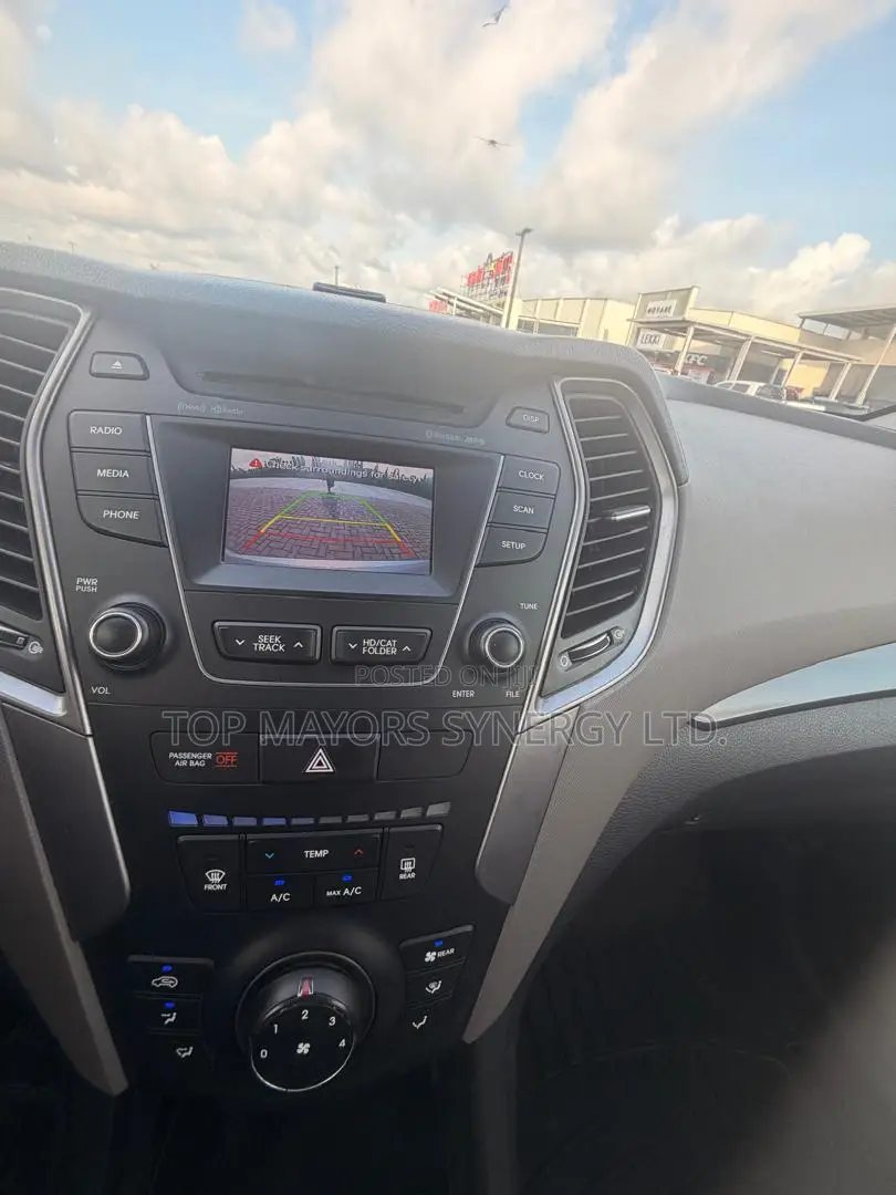 Hyundai Santa Fe SE FWD 2016 Silver