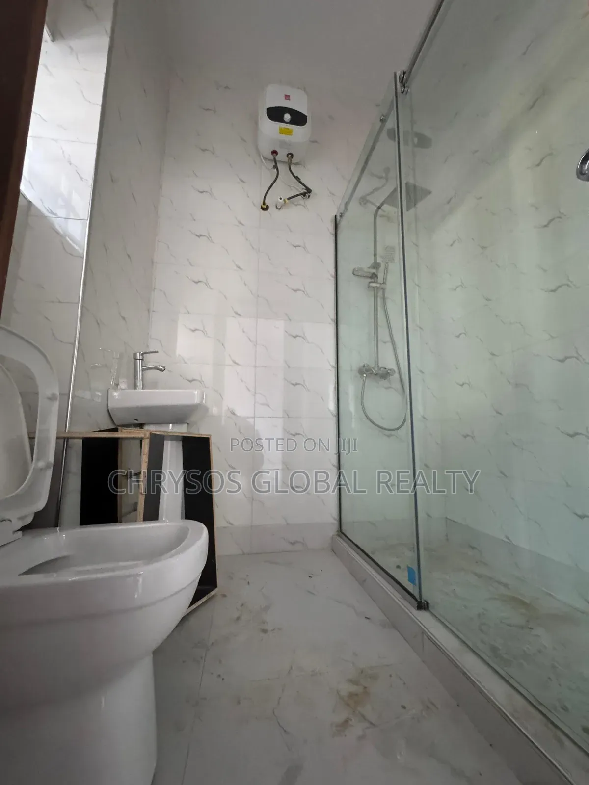 4bdrm Duplex in Okebadan Estate for sale