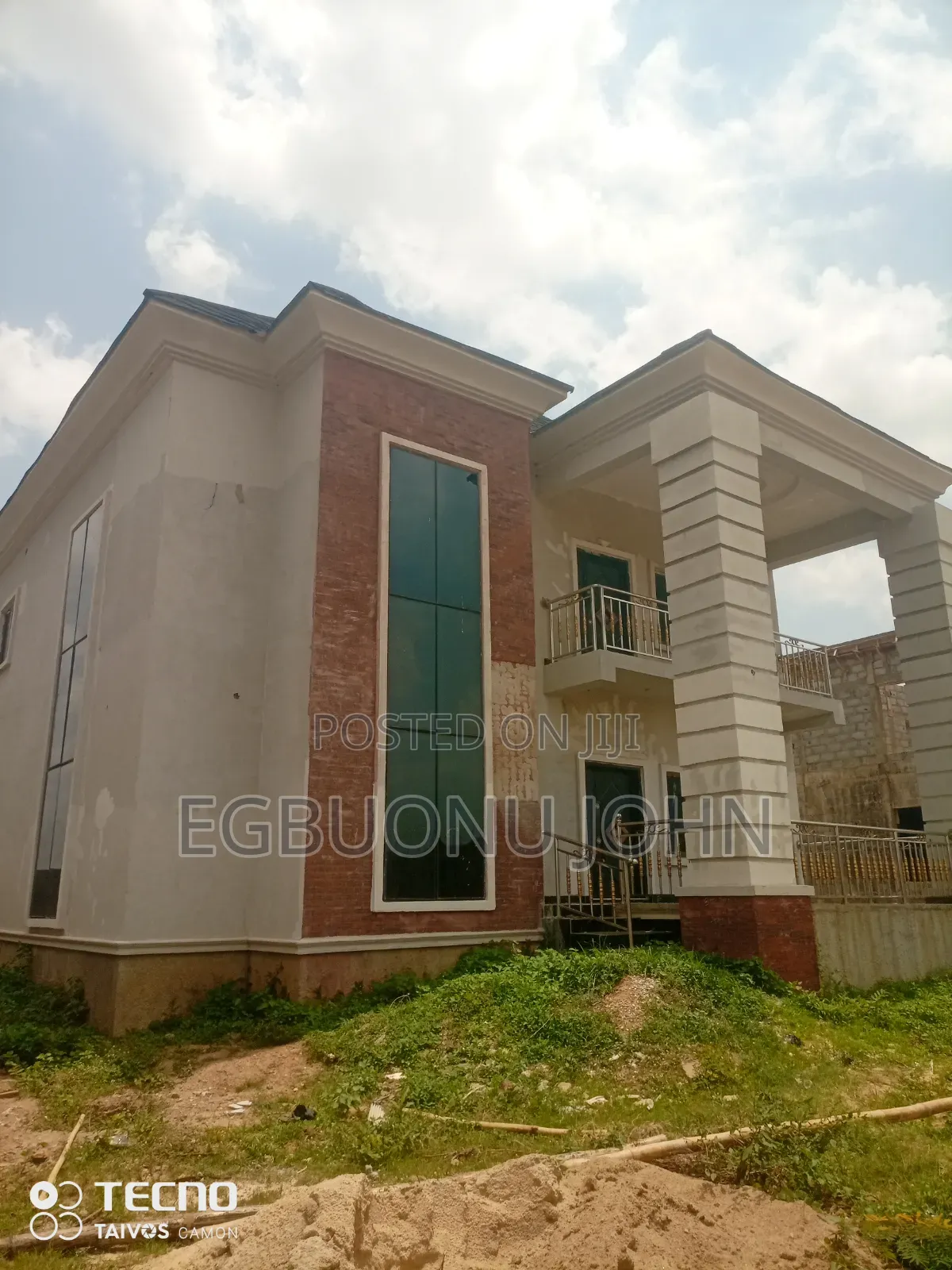 5bdrm Duplex in Sabon Lugbe for sale