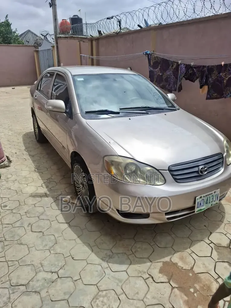 Toyota Corolla Sedan Automatic 2004 Gold