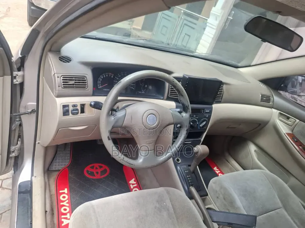 Toyota Corolla Sedan Automatic 2004 Gold