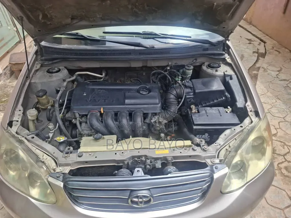 Toyota Corolla Sedan Automatic 2004 Gold
