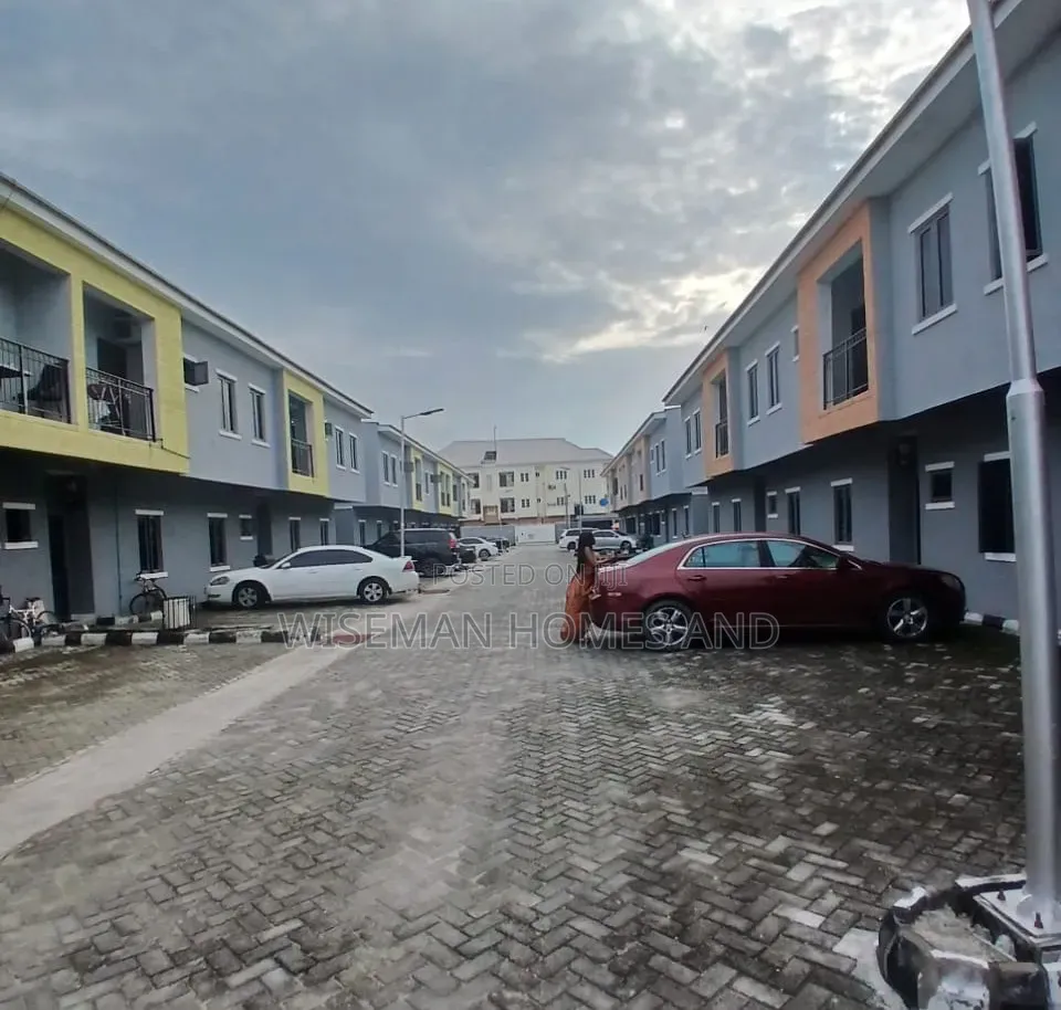 3bdrm Duplex in Sangotedo Eti-Osa for rent