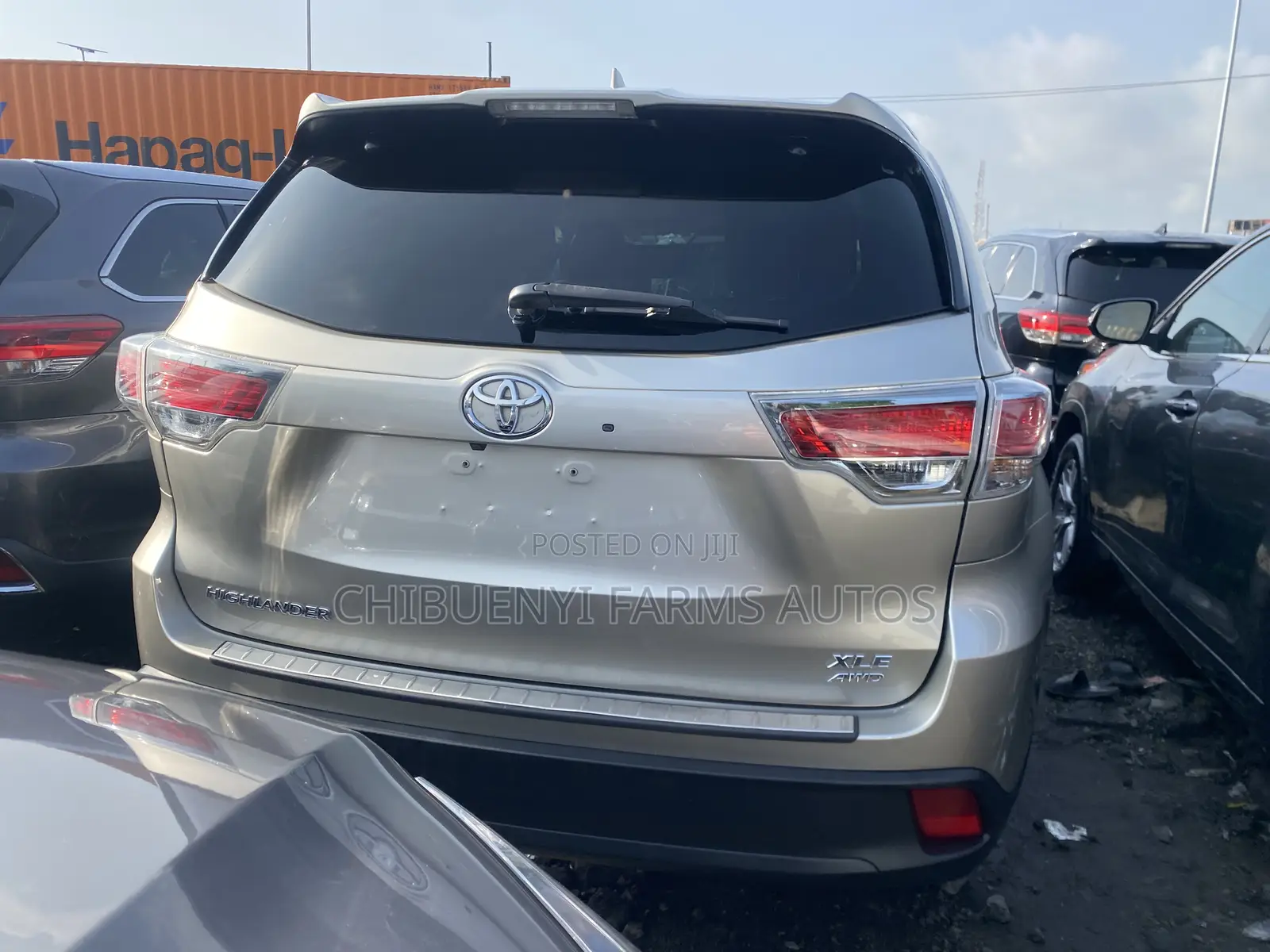 Toyota Highlander XLE V6 4x4 (3.5L 6cyl 6A) 2016 Gold