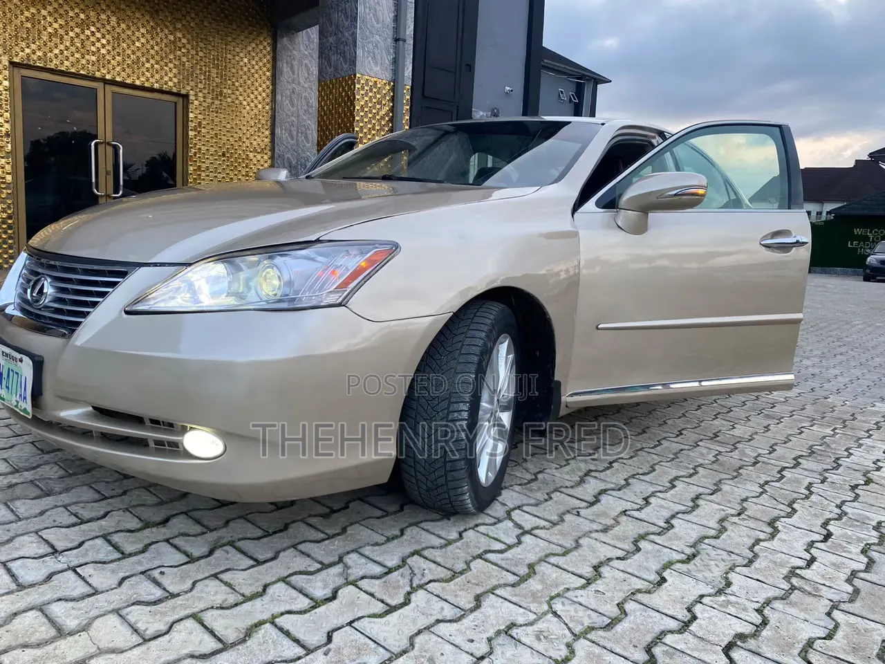 Lexus ES 350 2011 Gold