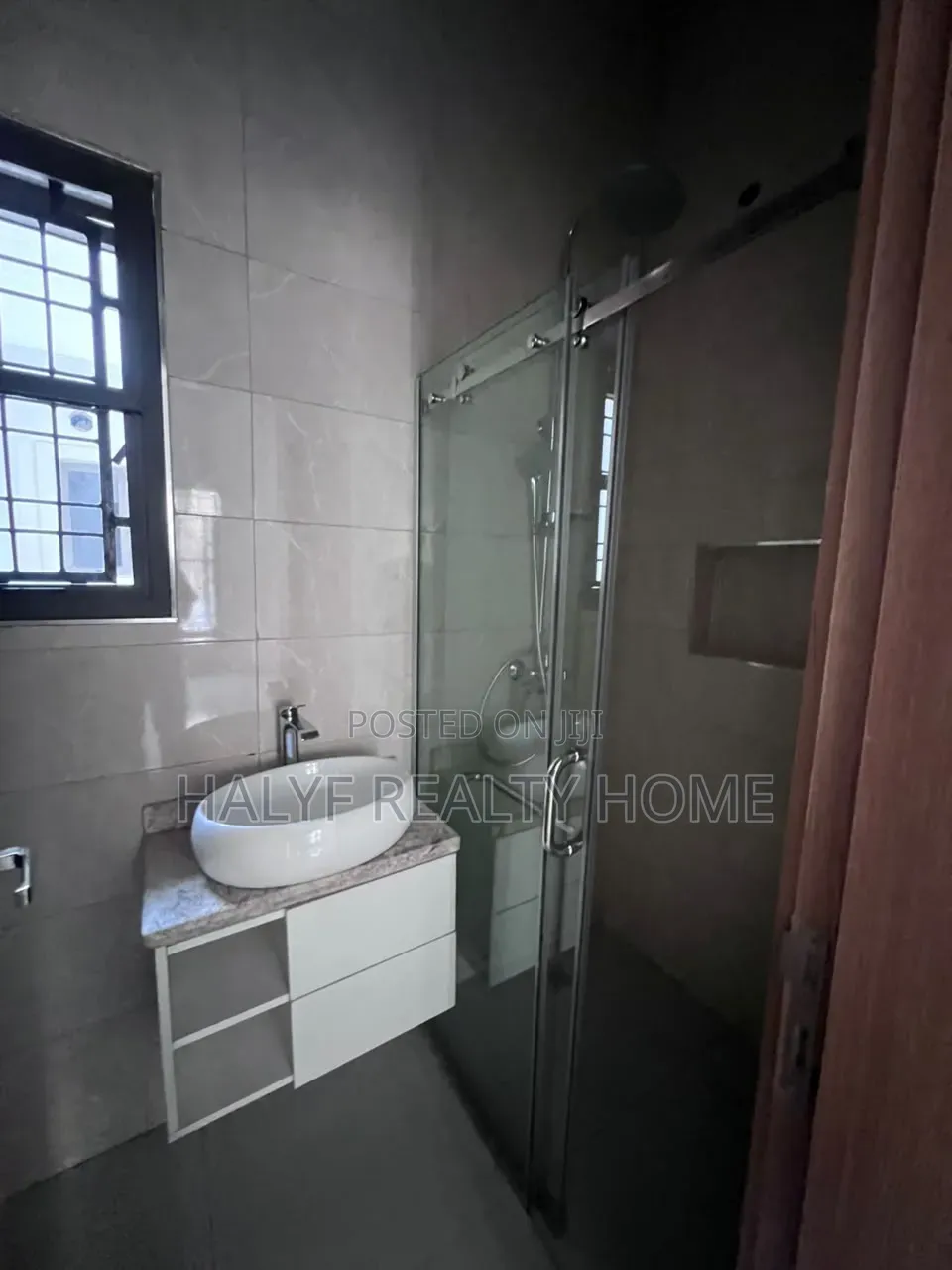 4bdrm Townhouse / Terrace in Jahi for rent