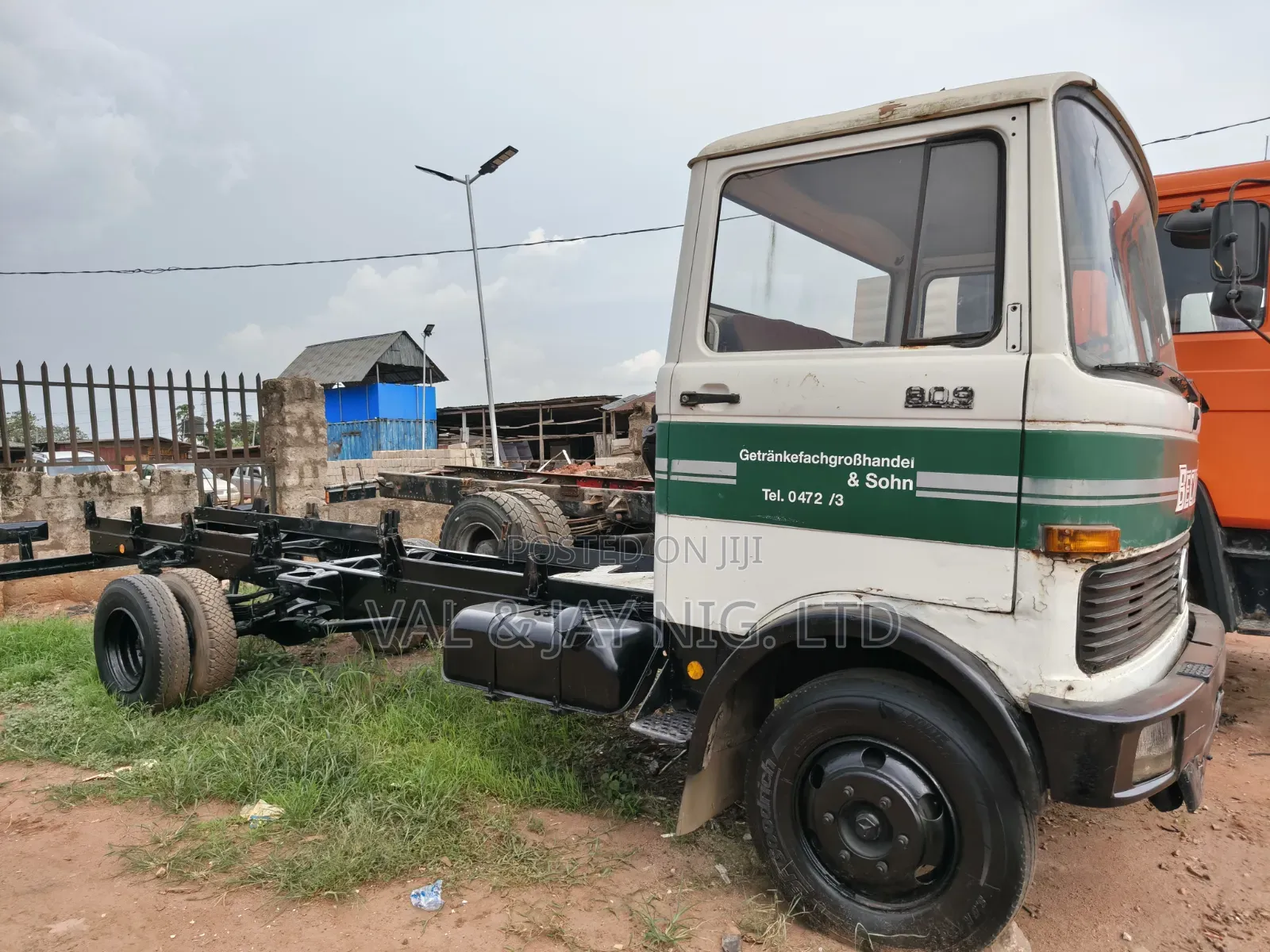 Mercedes 809 Cap and Chassis Truck - Direct Belgium