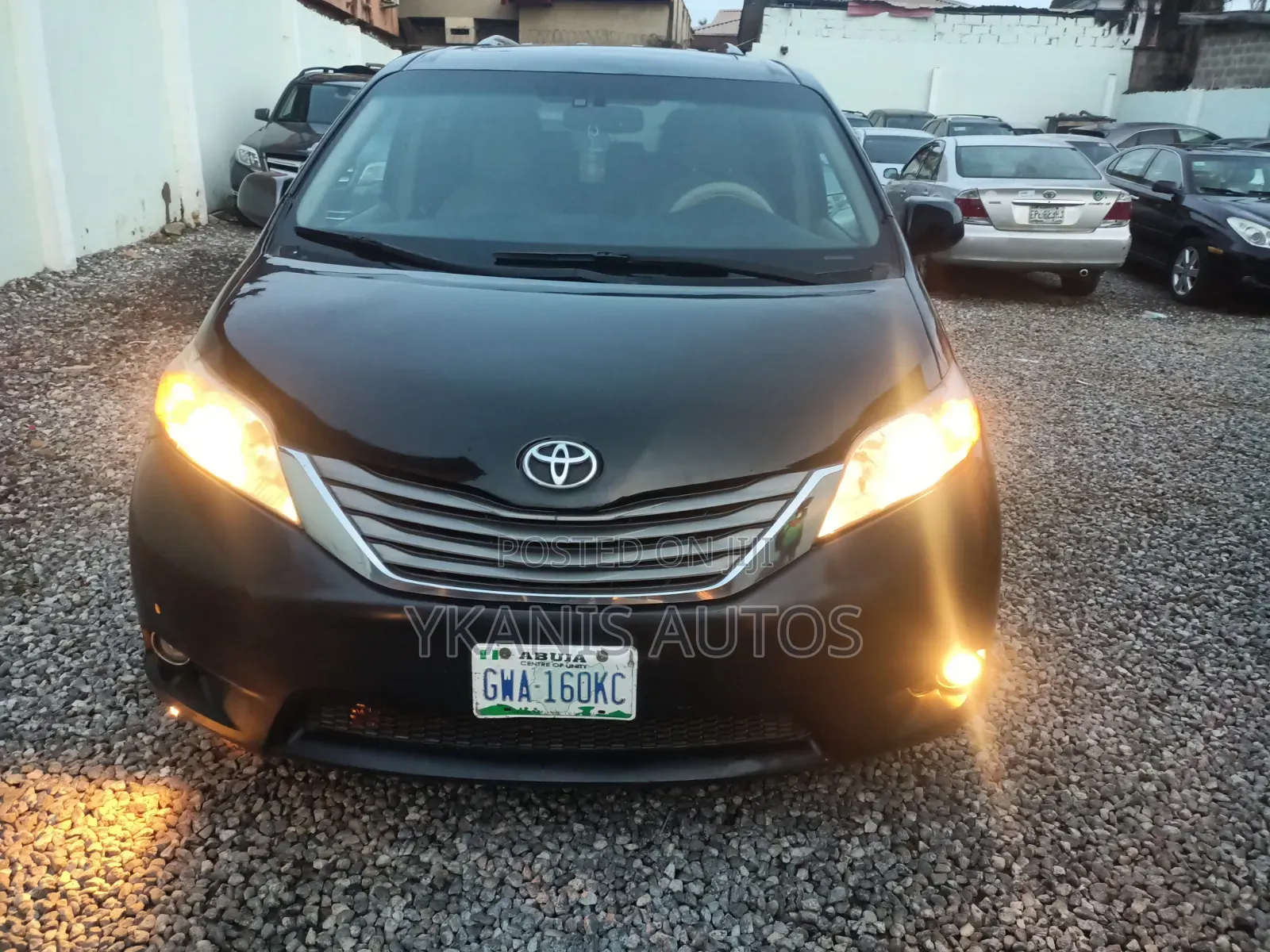 Toyota Sienna LE 8 Passenger 2011 Black