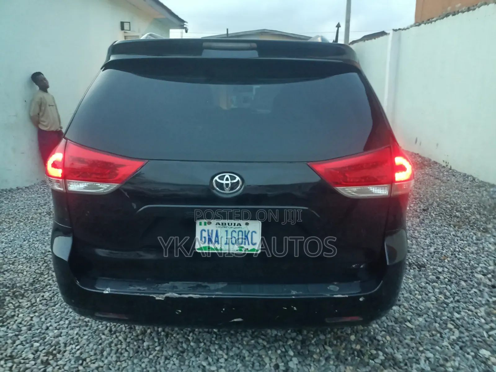 Toyota Sienna LE 8 Passenger 2011 Black