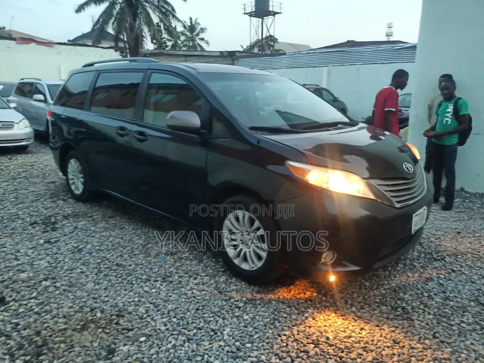 Toyota Sienna LE 8 Passenger 2011 Black