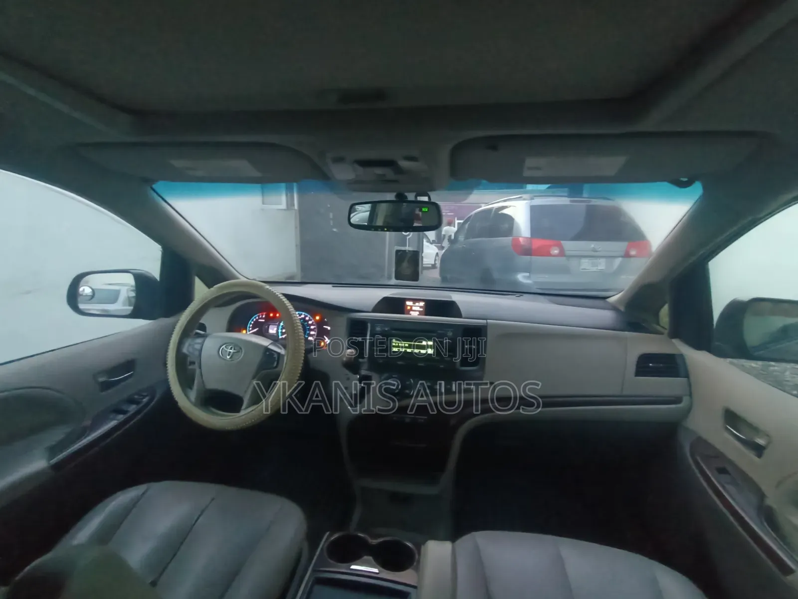 Toyota Sienna LE 8 Passenger 2011 Black