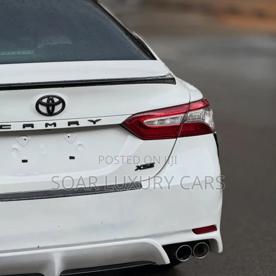 Toyota Camry XSE (2.5L 4cyl 8A) 2019 White