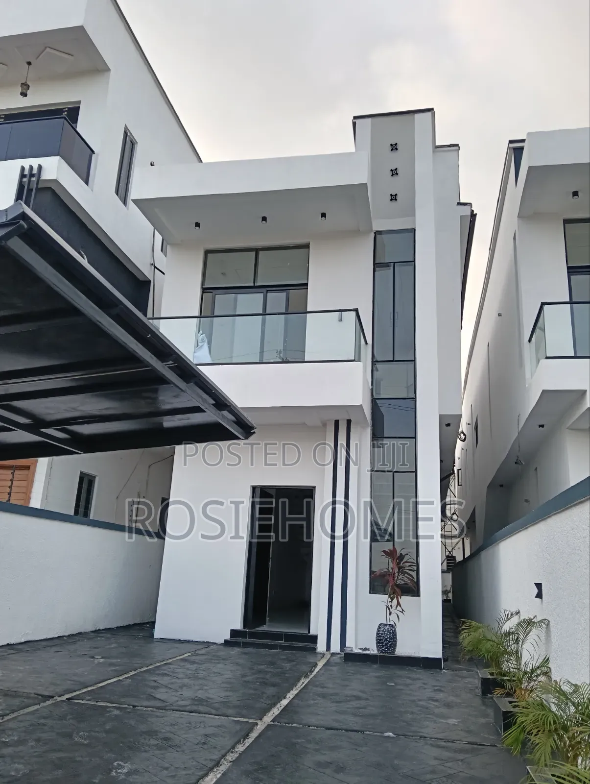 5bdrm Duplex in View Estate, Sangotedo for sale