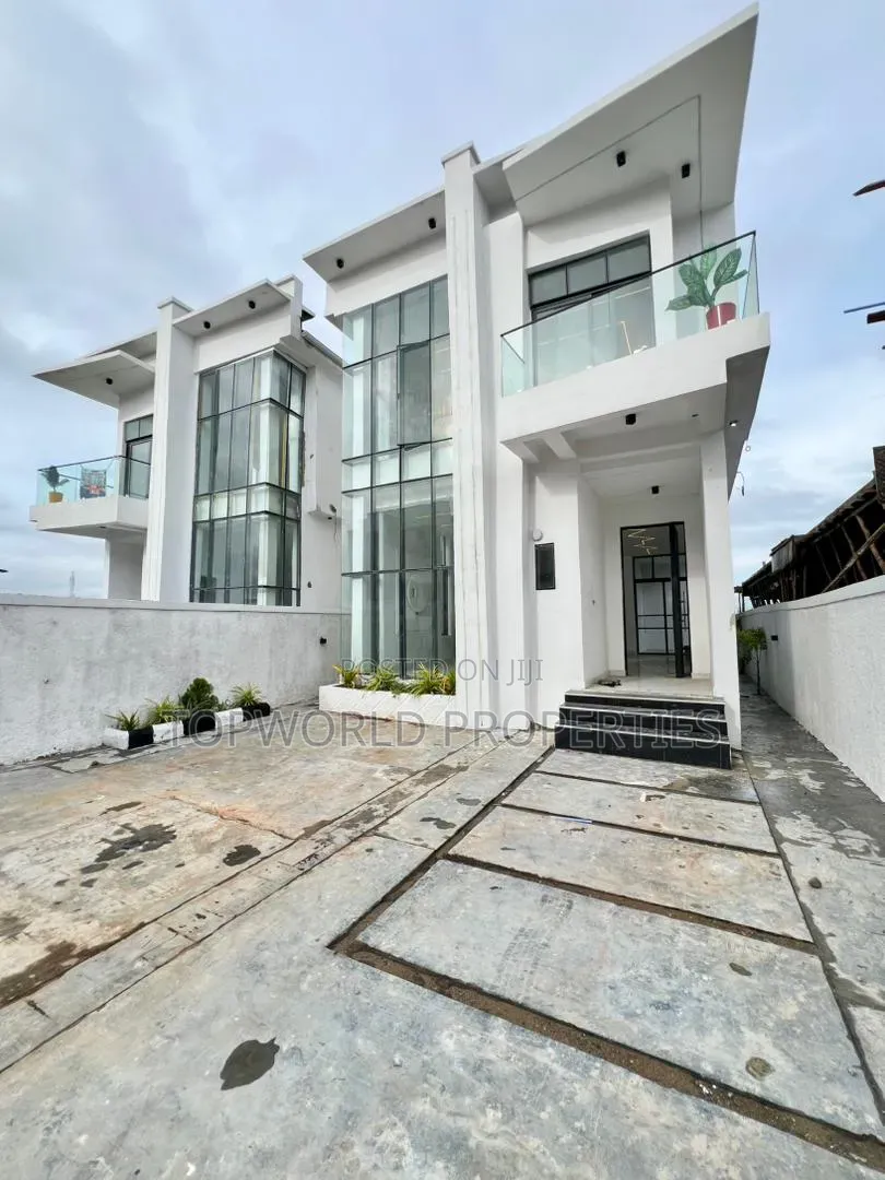 5bdrm Duplex in Chevron Lekki for sale