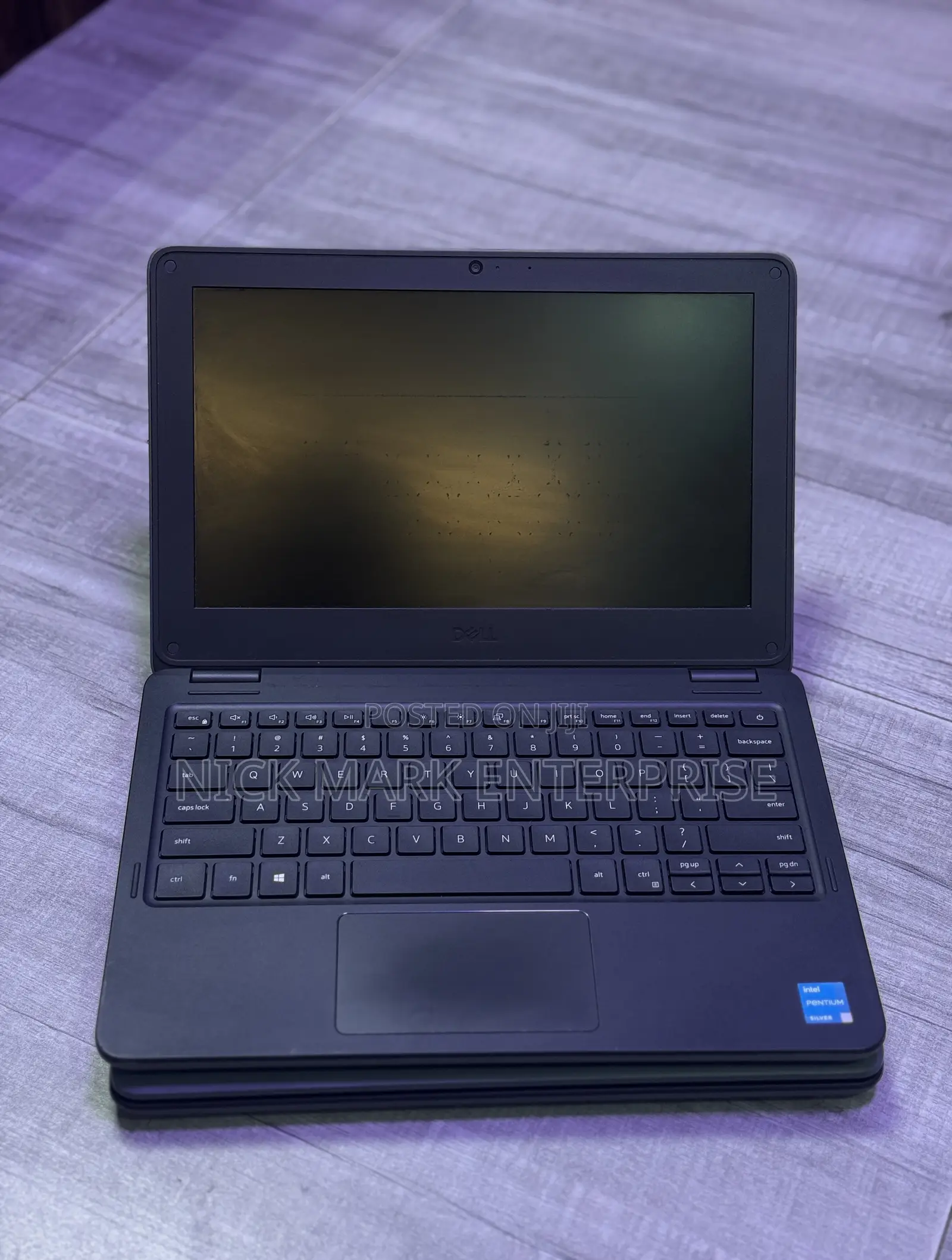 Laptop Dell Latitude 3189 4GB Intel Pentium SSD 60GB