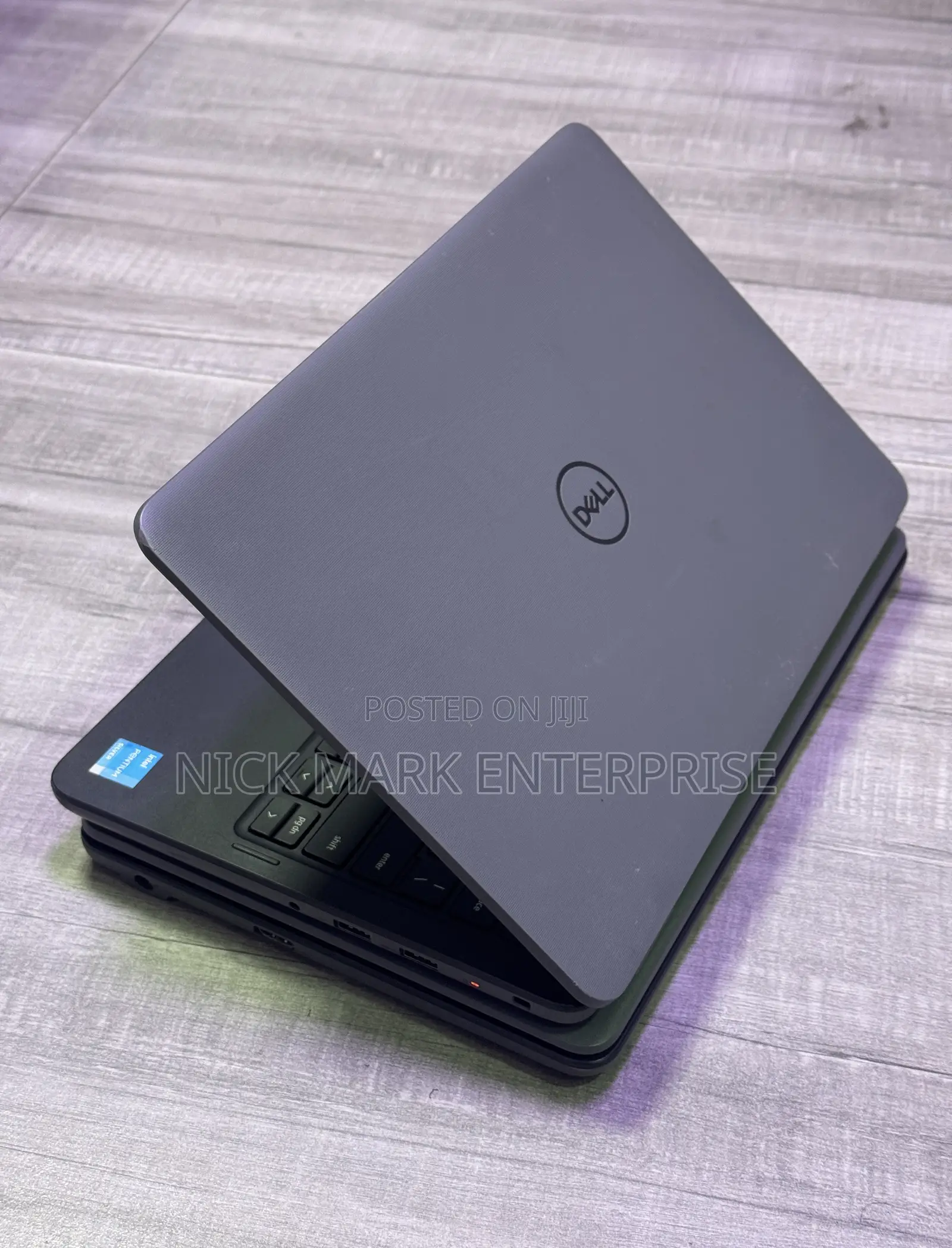 Laptop Dell Latitude 3189 4GB Intel Pentium SSD 60GB