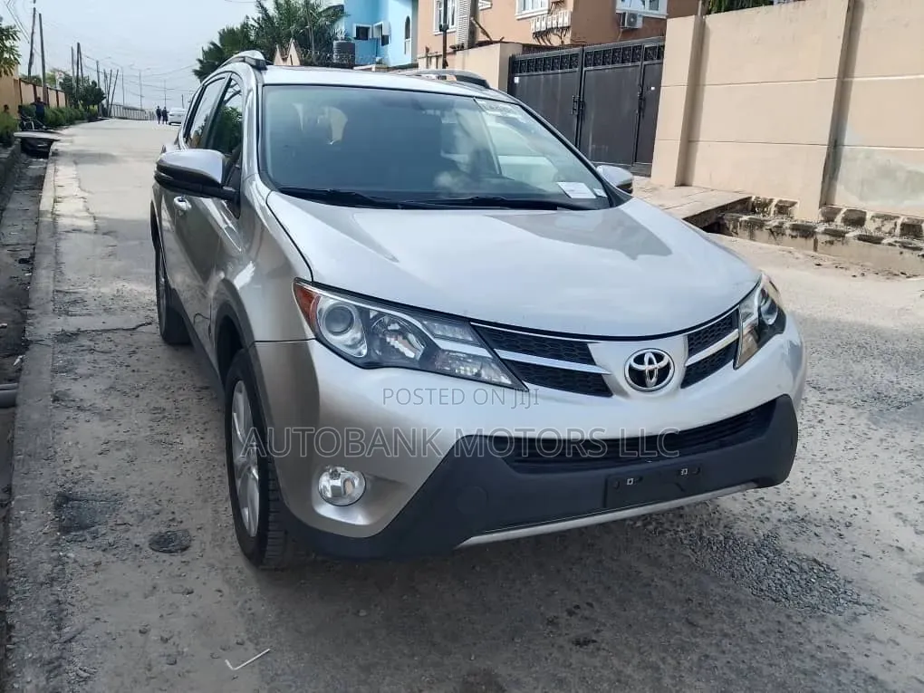 Toyota RAV4 Limited 4dr SUV AWD (2.5L 4cyl 6A) 2015 Silver
