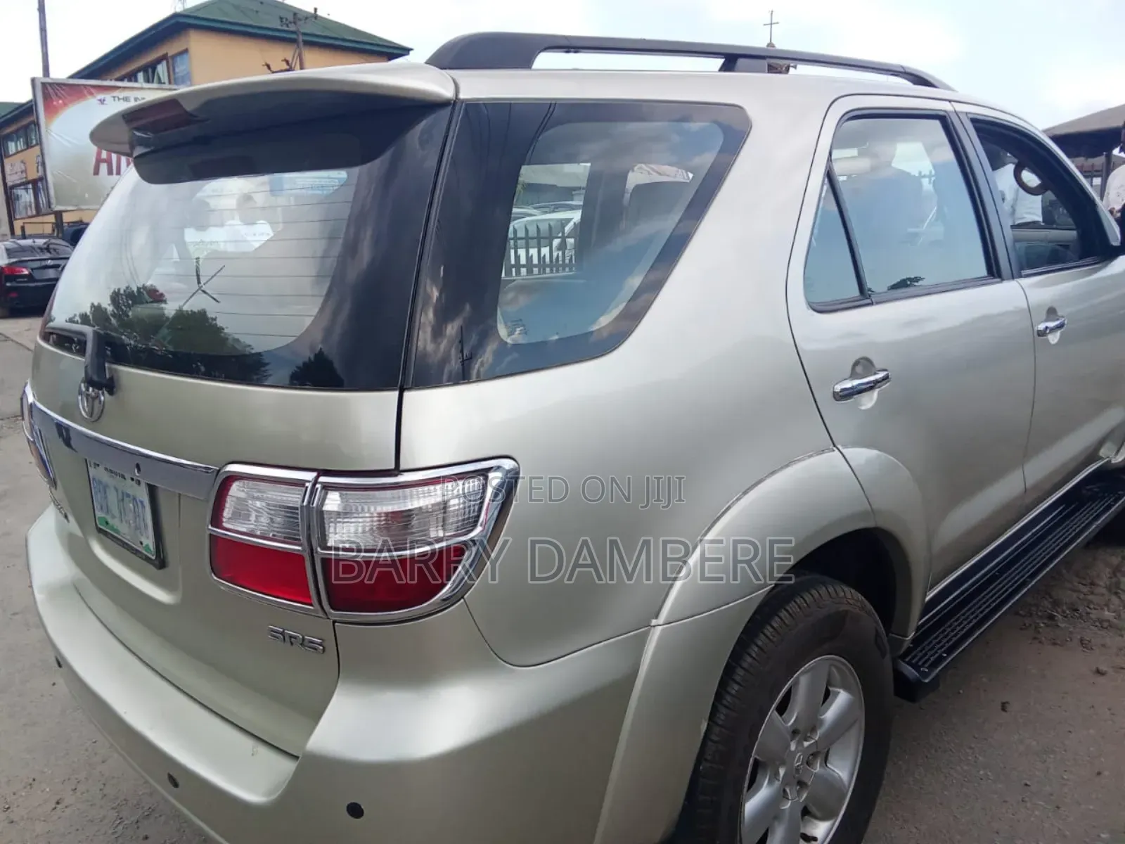 Toyota Fortuner 2010 Silver