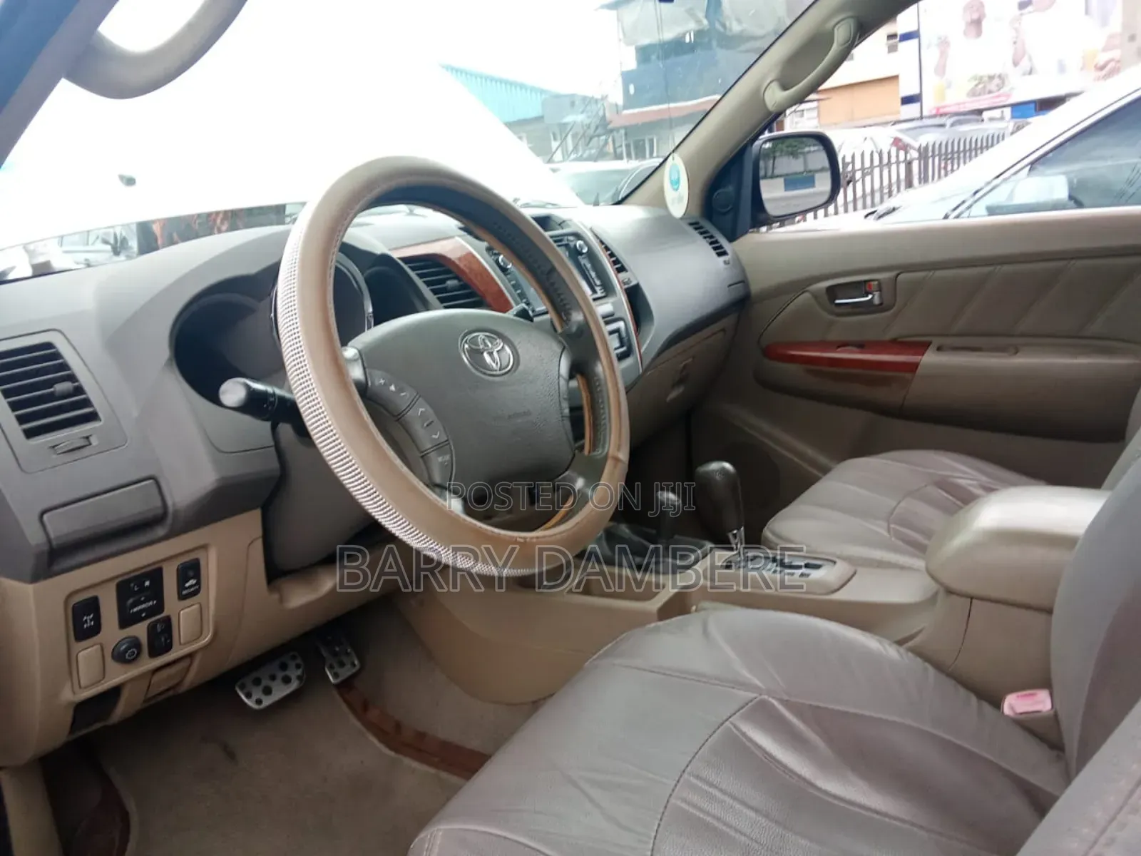 Toyota Fortuner 2010 Silver