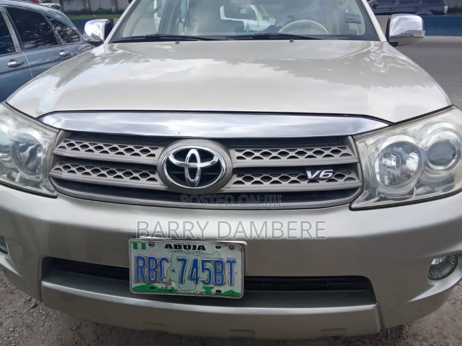 Toyota Fortuner 2010 Silver