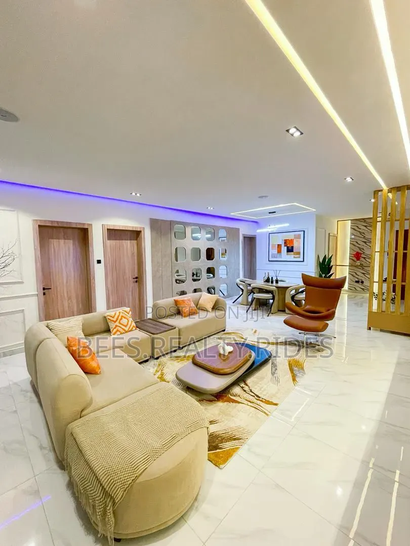 Alexa 2 Bedroom Apartment With a Pool, Gym and a Balcony