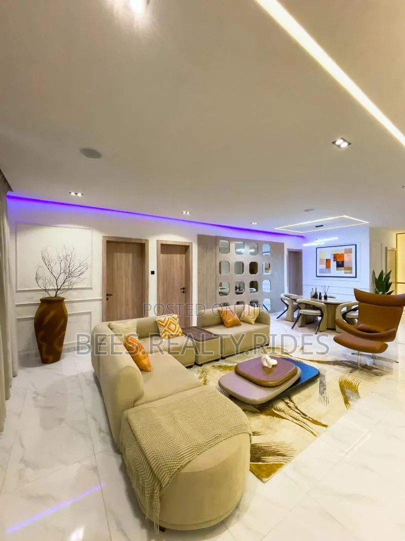 Alexa 2 Bedroom Apartment With a Pool, Gym and a Balcony