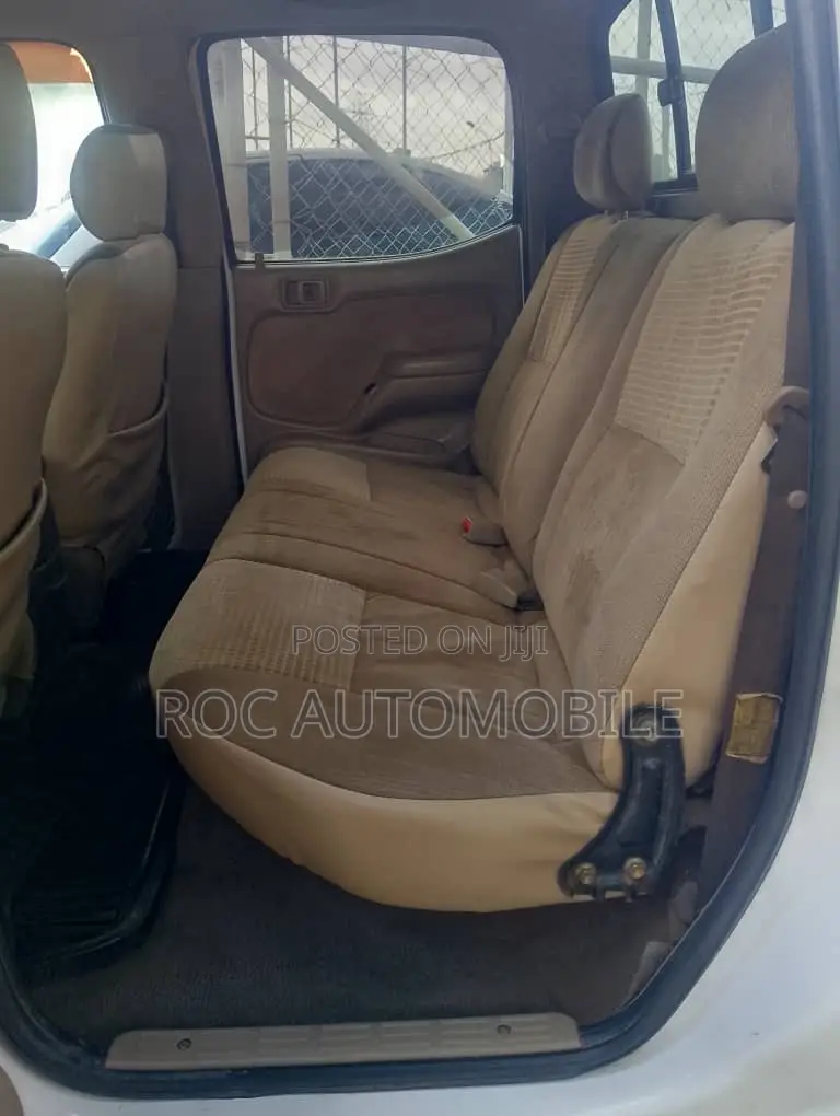 Toyota Tacoma 2004 White