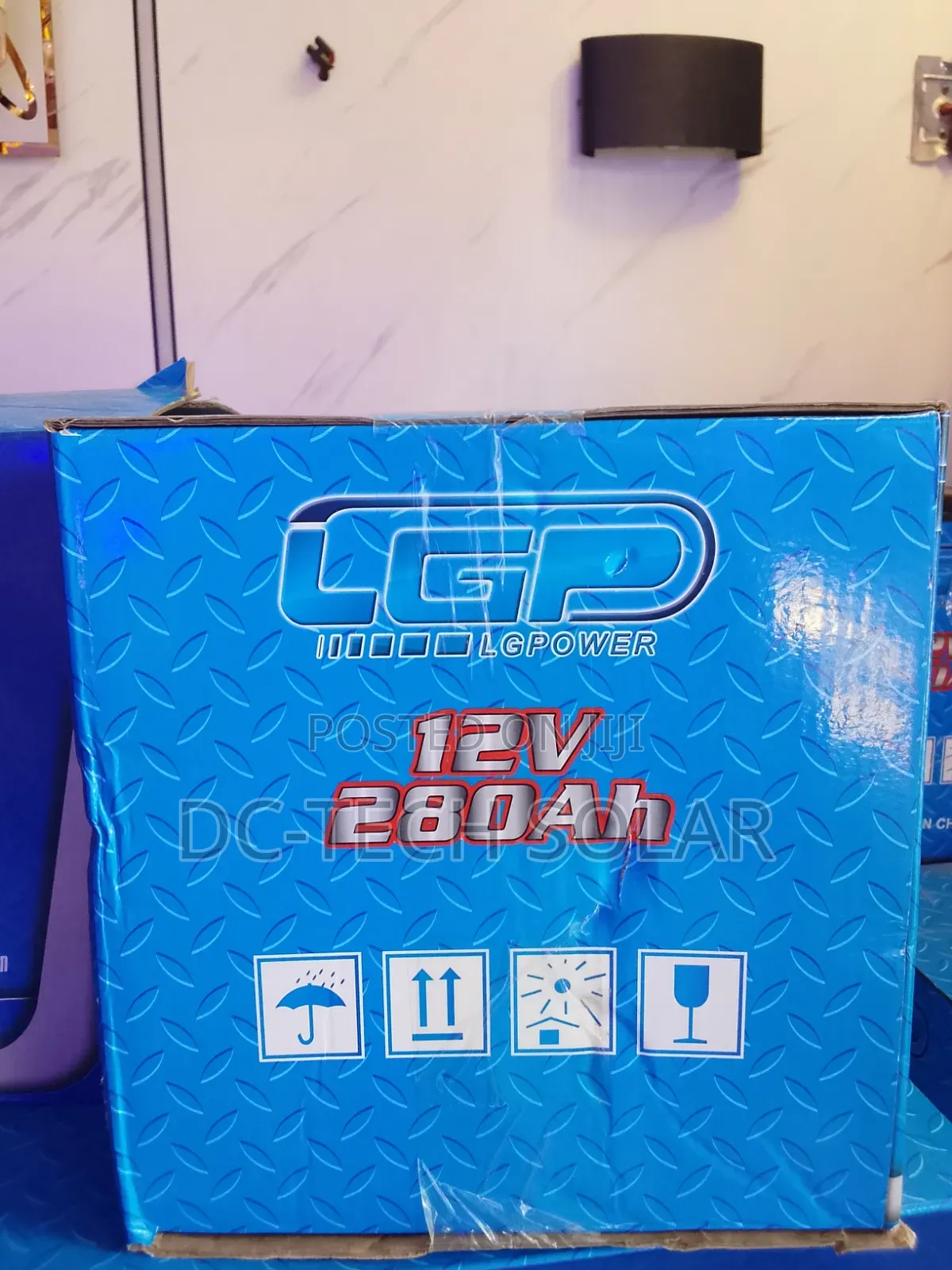 280 Ah LGP Lithium Battery 12 v .