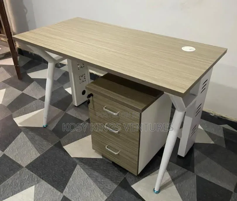 Generic Office Desk With Drawers