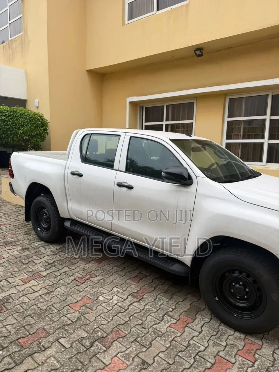 New Toyota Hilux 2025 White