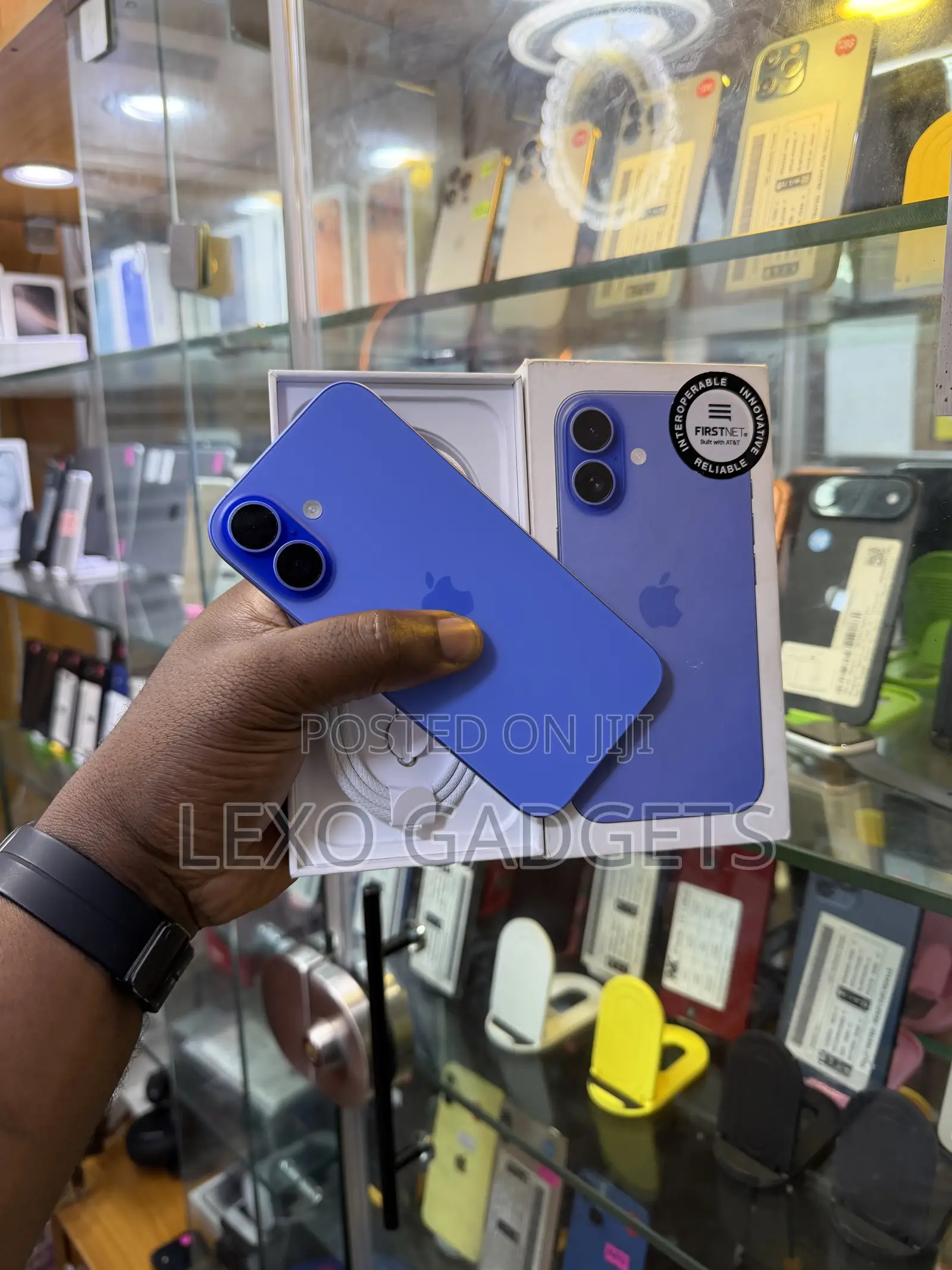 New Apple iPhone 16 128 GB Blue