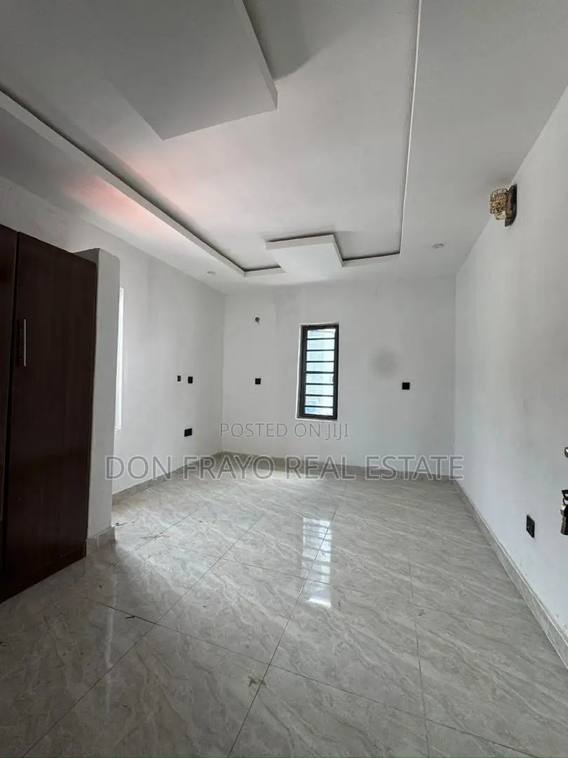 4bdrm Duplex in Onikoko Close, Agodi for rent