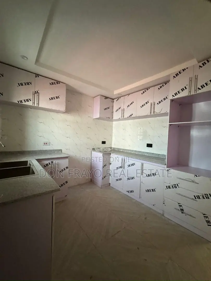 4bdrm Duplex in Onikoko Close, Agodi for rent