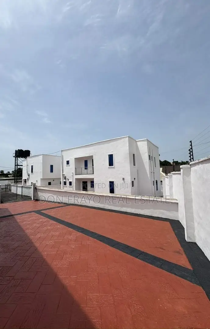 4bdrm Duplex in Onikoko Close, Agodi for rent