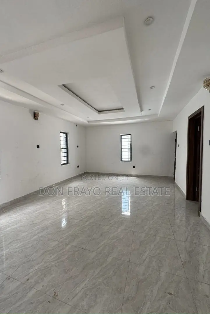 4bdrm Duplex in Onikoko Close, Agodi for rent