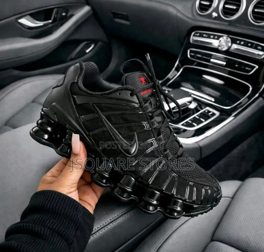 Airmax Sneakers All Black and White. Luxury Quality. Sizes: 39——45
