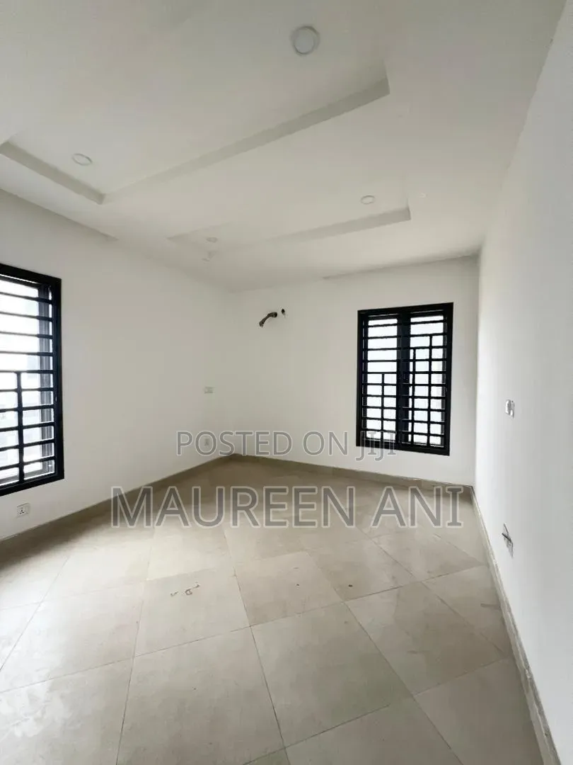 4bdrm Apartment in Lekki Phase 1 for sale