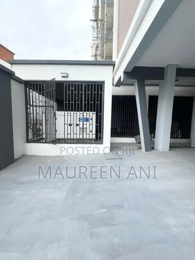 4bdrm Apartment in Lekki Phase 1 for sale
