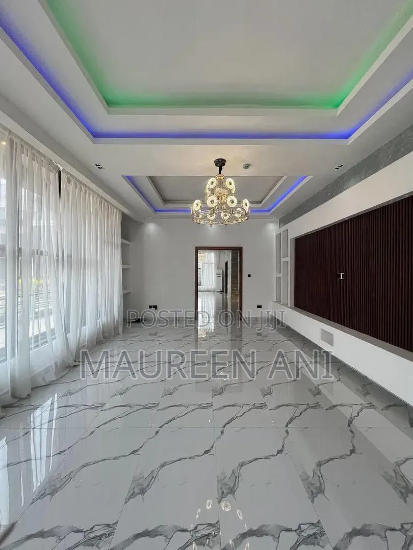 5bdrm Duplex in Ikate for sale