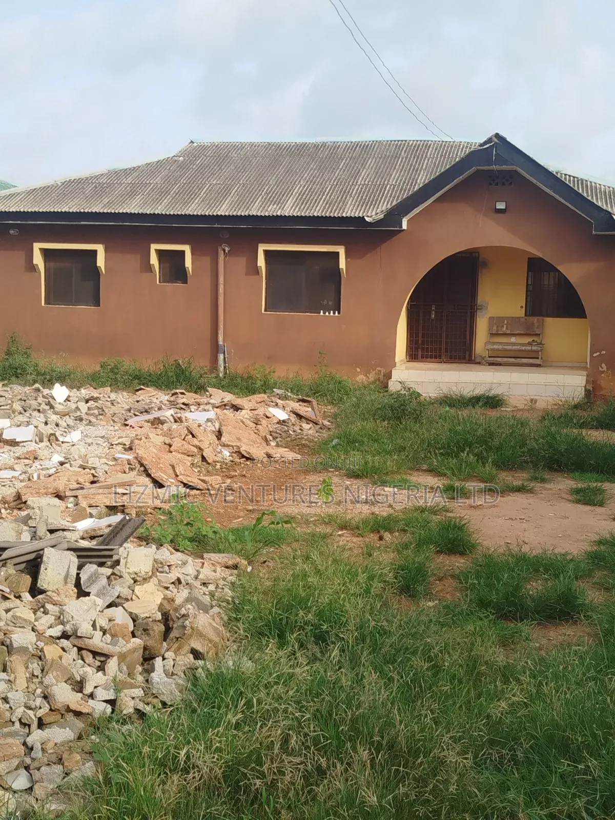 Furnished 3bdrm Bungalow in Agric Estate, Igando / Ikotun/Igando