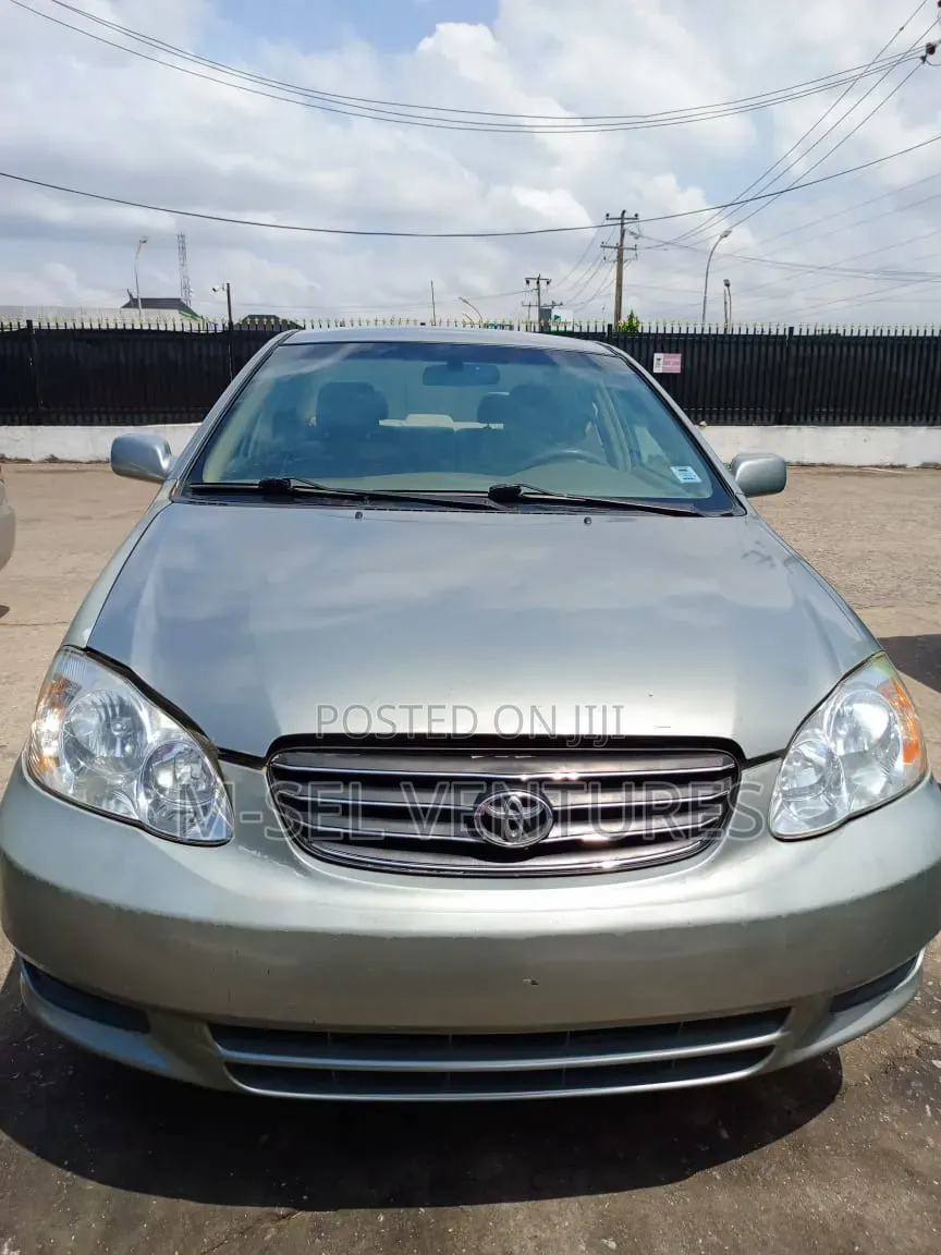 Toyota Corolla LE 2004 Gray