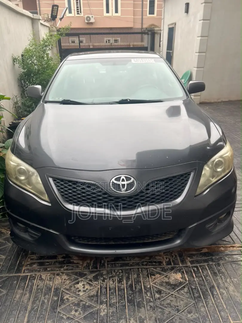 Toyota Camry 2010 Gray