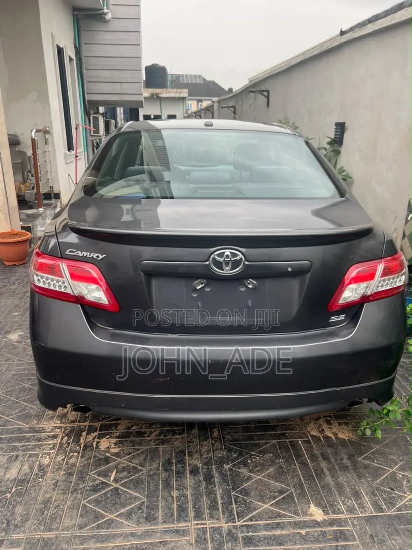 Toyota Camry 2010 Gray